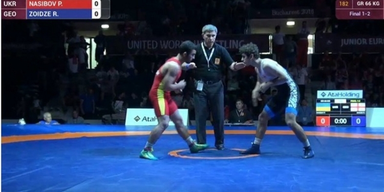 Двое николаевцев стали призерами чемпионата Европы среди юниоров по греко-римской борьбе, проходившем в Румынии
