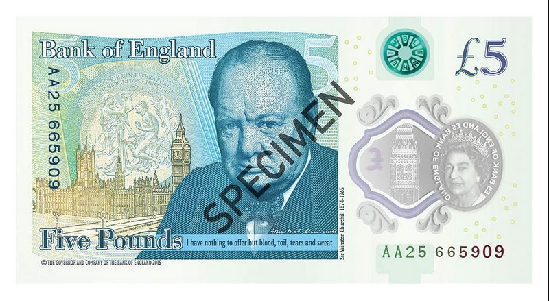 Банк Англии представил первую пластиковую банкноту номиналом в 5 фунтов 1