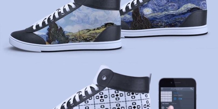 Новое в мире моды: кроссовки-хамелеоны