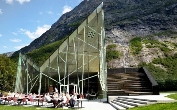 Норвежцы построили у Стены Троллей необычный ресторан