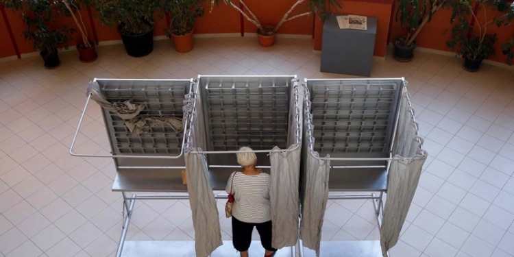 В Испании проходят досрочные парламентские выборы