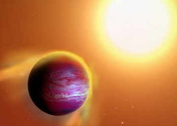 Ученые обнаружили молодую планету, которую “разрывает” звезда