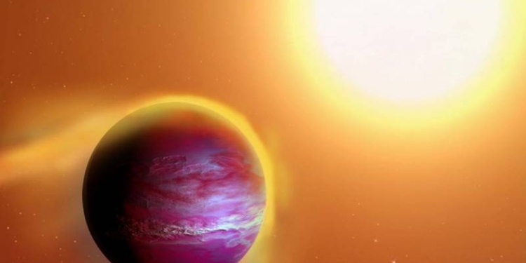 Ученые обнаружили молодую планету, которую “разрывает” звезда