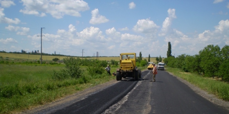 Дорожники Николаевщины отчитываются: за прошедшую неделю ликвидировано 12 тыс.кв.м ям и установлено 48 знаков