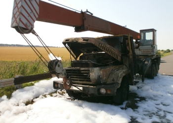 На трассе Р-06 «Ульяновка-Николаев» загорелся автокран