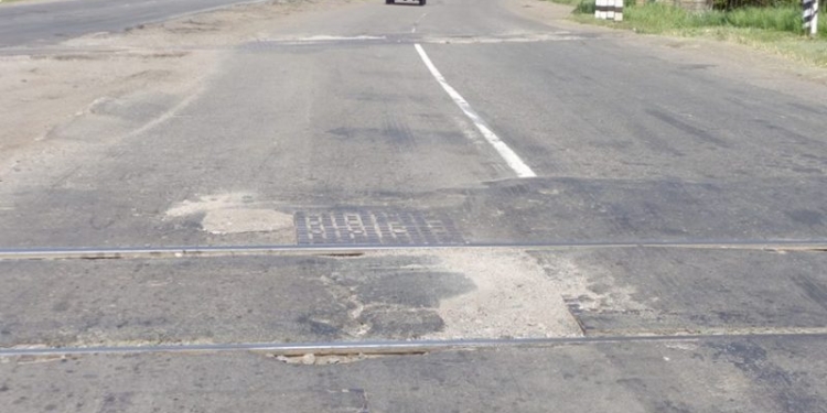 Если Николаевская дистанция пути не приведет в порядок переезд у Константиновки, Служба автодорог обратится к правоохранителям