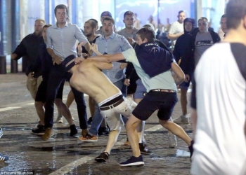 В Марселе подрались болельщики сборных Англии и России