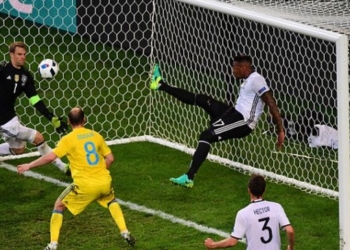 Украина уступила Германии в стартовом матче на Евро-2016