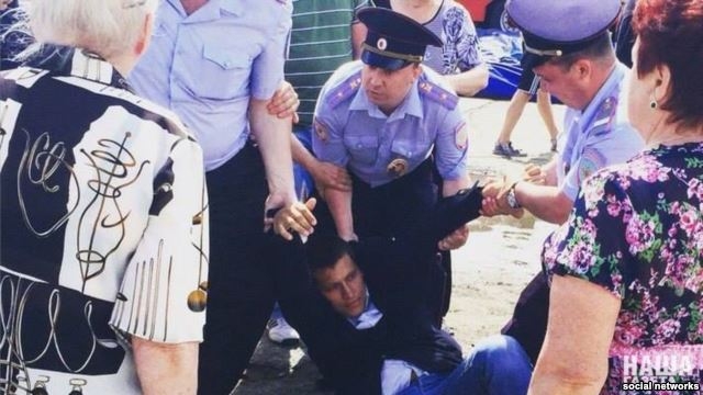 В Алуште оккупанты силой разогнали мирный митинг