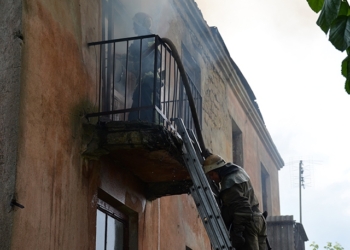 В Трикратах горело неэксплуатируемое здание. Но жарко горело