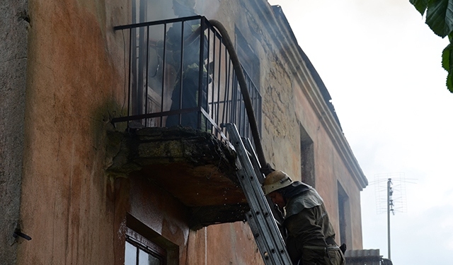 В Трикратах горело неэксплуатируемое здание. Но жарко горело