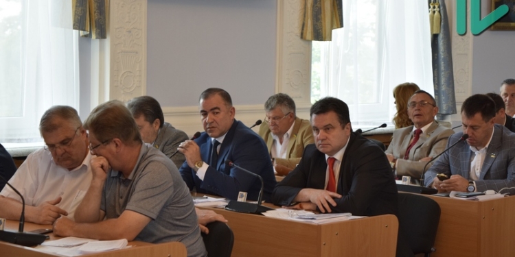 Николаевским депутатам предложили отменить распоряжение Мерикова о сносе памятника погибшим милиционерам на углу Садовой и проспекта Центрального