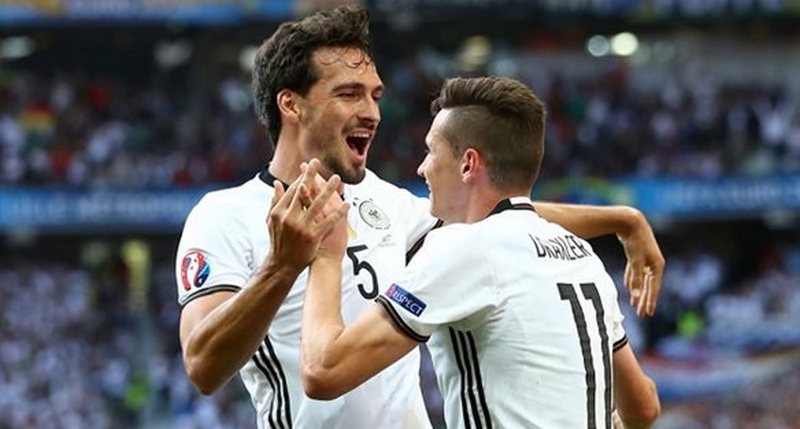 Германия разбила Словакию в 1/8 финала Евро-2016 1