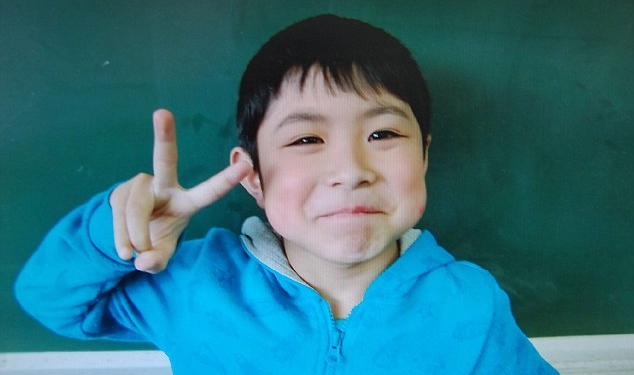 В Японии нашли мальчика, которого родители неделю назад оставили в лесу в воспитательных целях