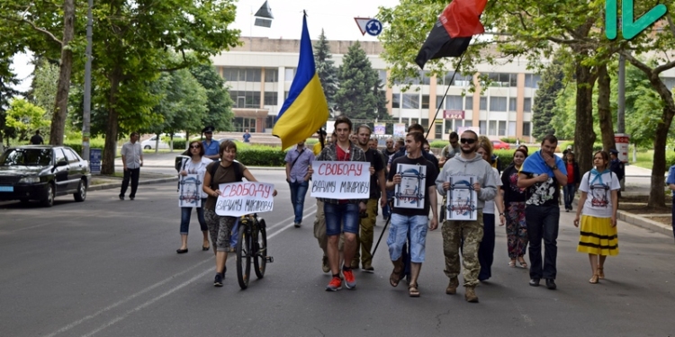 «Требуем честного суда»: в Николаеве прошла акция в защиту бойца АТО Вадима Макарова