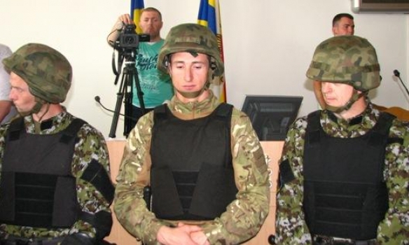 Нардепы из Киева приехали в Ровно на сессию облсовета: драку разбороняют спецназовцы