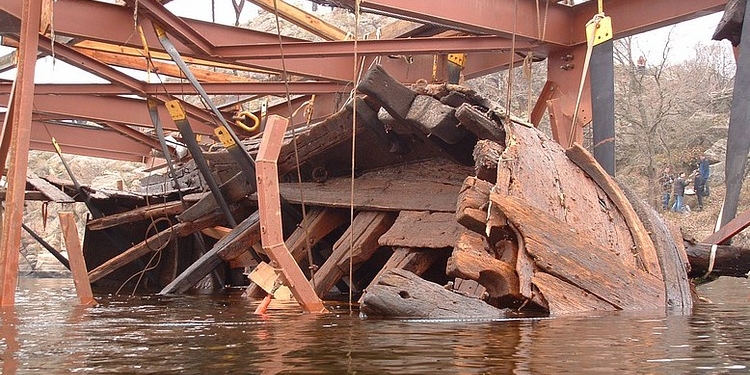 В Запорожье реставрируют 2 древних казацких судна – для будущего музея украинского судоходства