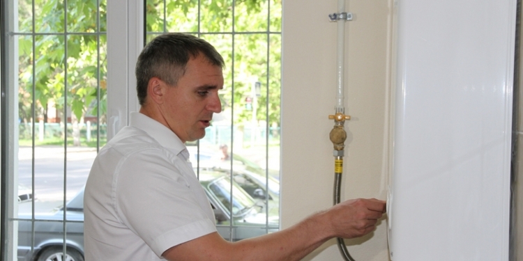 Медиков в Николаев завлекают квартирами