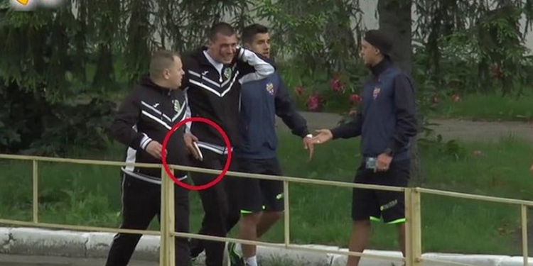 Черкасские ультрас избили директора ФК “Полтава” – после драки тот хотел отомстить при помощи пистолета