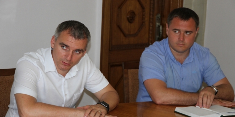 В Николаеве больницу железнодорожников присоединят к ЦПСМД №3: мэр встретился с коллективом учреждения