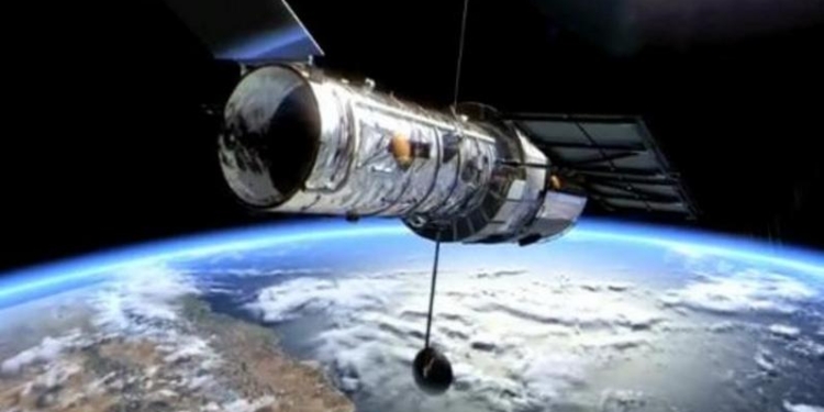 Телескоп Hubble передал снимок активной галактики из созвездия Жирафа