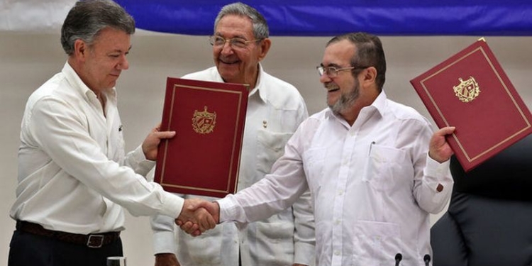 Правительство Колумбии подписало с повстанцами соглашение о прекращении огня – конфликт длится около 50 лет