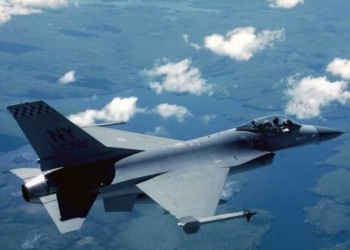 В США два истребителя столкнулись в воздухе – пилоты успели катапультироваться