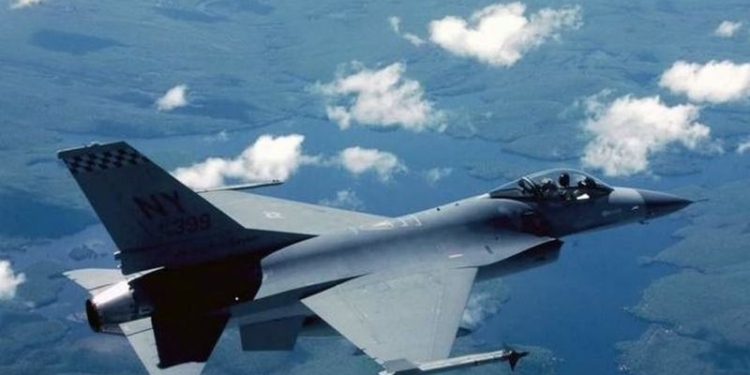 В США два истребителя столкнулись в воздухе – пилоты успели катапультироваться