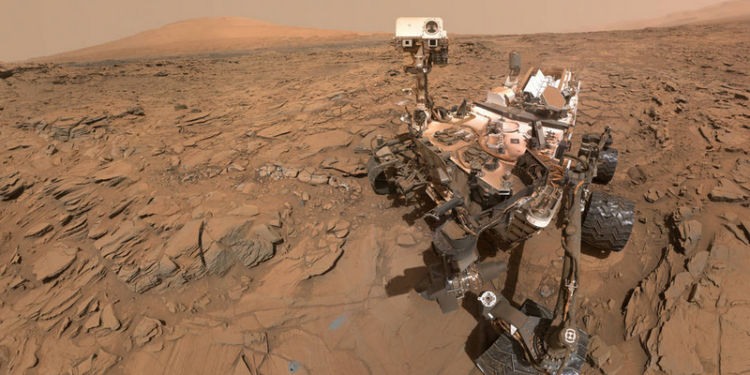 Марсоход Curiosity может приступить к изучению потенциальных водных объектов на Красной планете – NASA