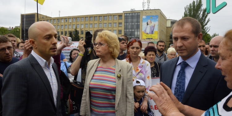 У Николаевского горсовета – столпотворение: николаевские киоскеры вышли на акцию протеста (ОБНОВЛЕНО)