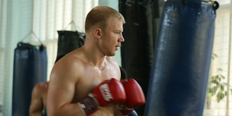 Кучер нокаутировал Маккаринелли и стал чемпионом EBU