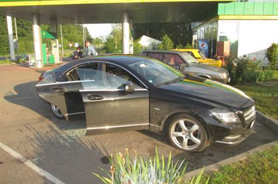 Возле Мигии ограбили машину немца, забрали деньги и лекарства