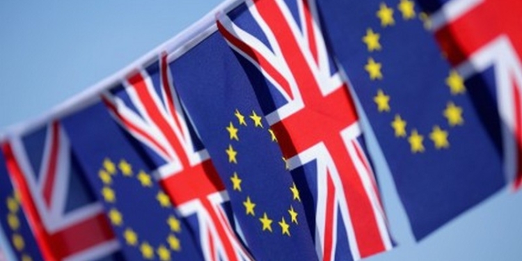 Европарламент принял резолюцию с призывом немедленно запустить процедуру Brexit