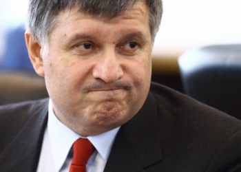 Аваков контролирует финансовые потоки портов и имеет право вето на все решения Кабмина, – Лещенко