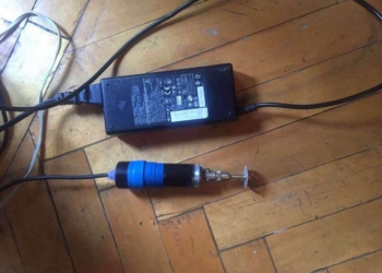 В Николаеве студент и контрактник изготавливали взрывные устройства, замаскированные под флешки и мобилки