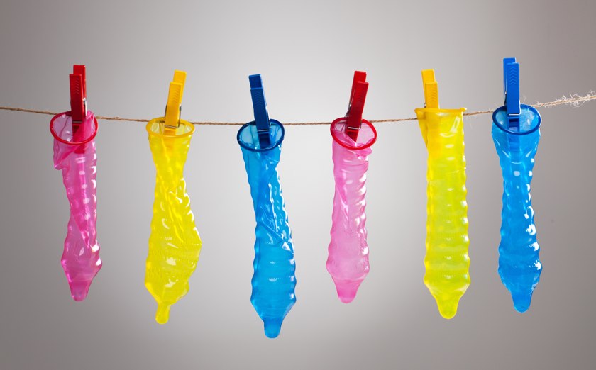 Такой себе second-hand: во Вьетнаме изъяли более 320 тыс. использованных презервативов, которые хотели продать повторно 1