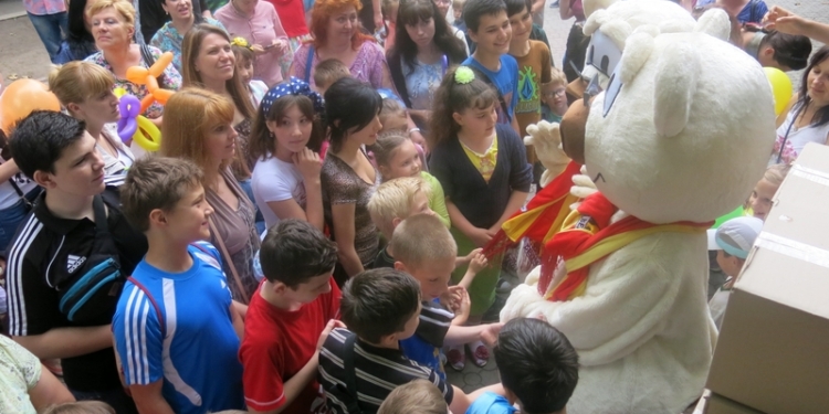 Николаевским приемным семьям подарили праздник