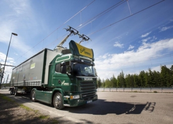 В Швеции построена первая в мире электродорога