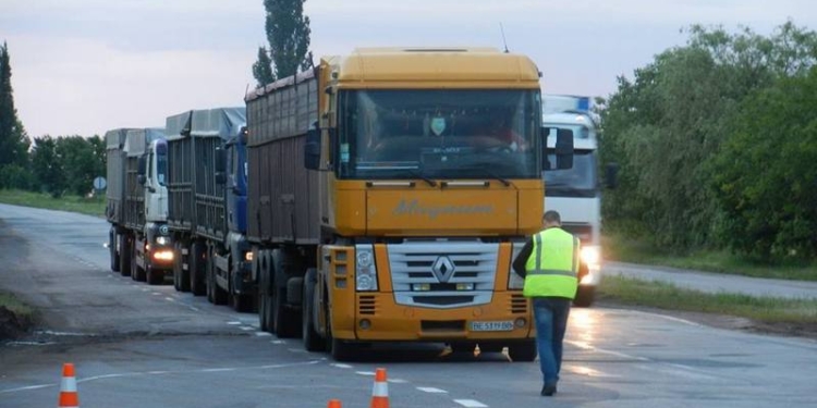 В очередной раз весовой комплекс на одной из автотрасс в Николаевской области водители вывели из строя