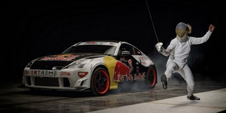 Удар шпагой Ольги Харлан обгоняет гоночный автомобиль