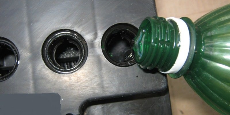 В Николаевской области 2-летний малыш выпил электролит. Мальчик в больнице