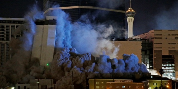 Появилось эффектное видео взрыва знаменитого казино в Лас-Вегасе