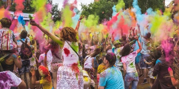 Фотогалерея: цветное безумие в Днепре