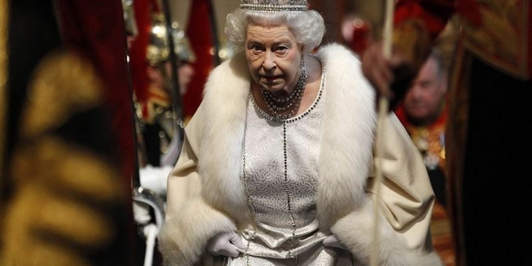 В Великобритании начинается трехдневное празднование дня рождения королевы Елизаветы II, по трехвековой традиции – в июне