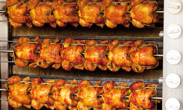 Во Львове 7 человек отравились курами-гриль