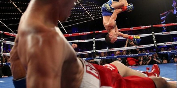 Украинский боксер Ломаченко эффектно добыл чемпионский пояс