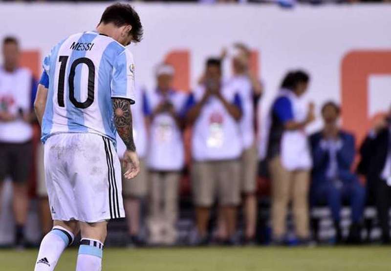 После проигранного финала Копа Америка Месси заявил о завершении карьеры в сборной Аргентины 1