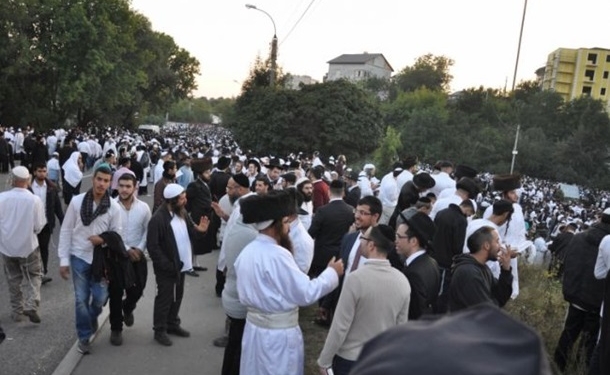 В Умани паломники побили мужчину и видеооператора