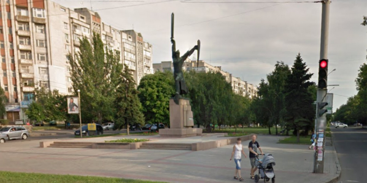 Николаевским депутатам предложили отменить распоряжение Мерикова о сносе памятника погибшим милиционерам на углу Садовой и проспекта Центрального