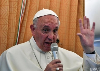 Папа Римский заявил, что церковь должна попросить прощения у геев и всех, кого обидела за свою историю